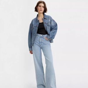 Levi’s Wide Leg Ribcage Jeans 26” Inseam Raw Hem Light Wash Size 24